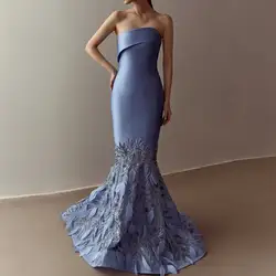 Abito da sera a sirena in raso Applique senza spalline con piuma Backless elegante abito da ballo per feste in treno con cerniera posteriore da donna