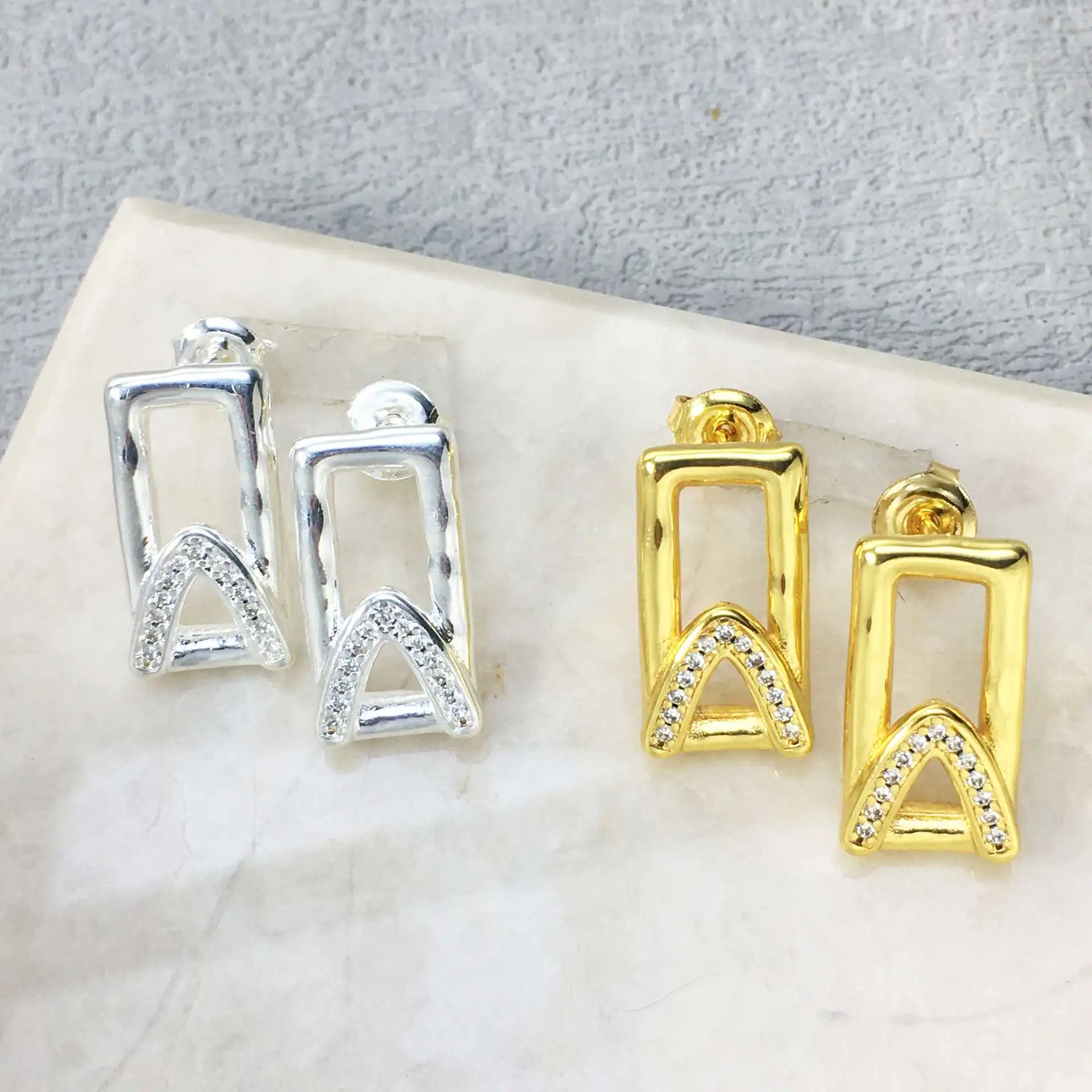 

2025 Summer High Beauty Bright Gold and Silver Diamond Set Rectangular Geometric Earrings Women's Accessories Jewelry