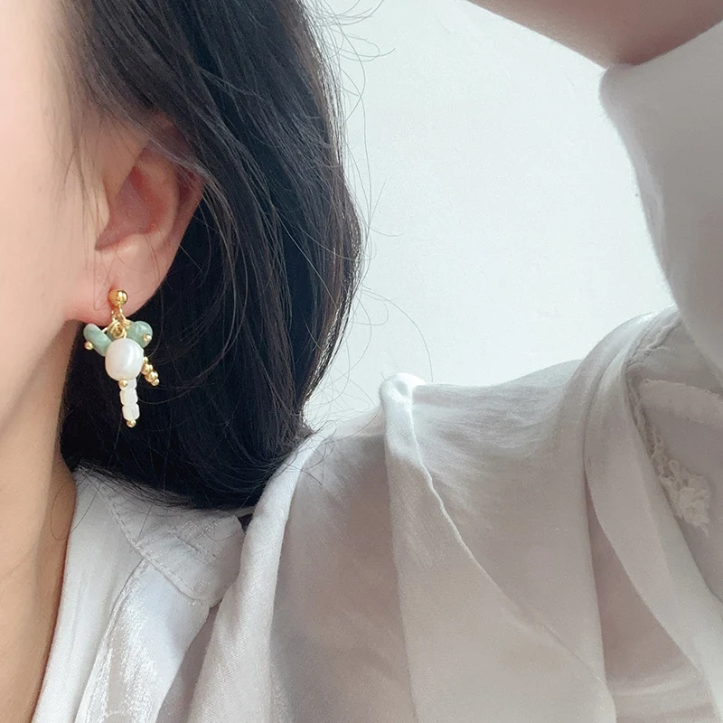 Semi-precious Stones Cluster Post Earrings For Women New Fashion Jewelry Lovely Daily Accessories Cute Holiday Gifts Pearl C1843