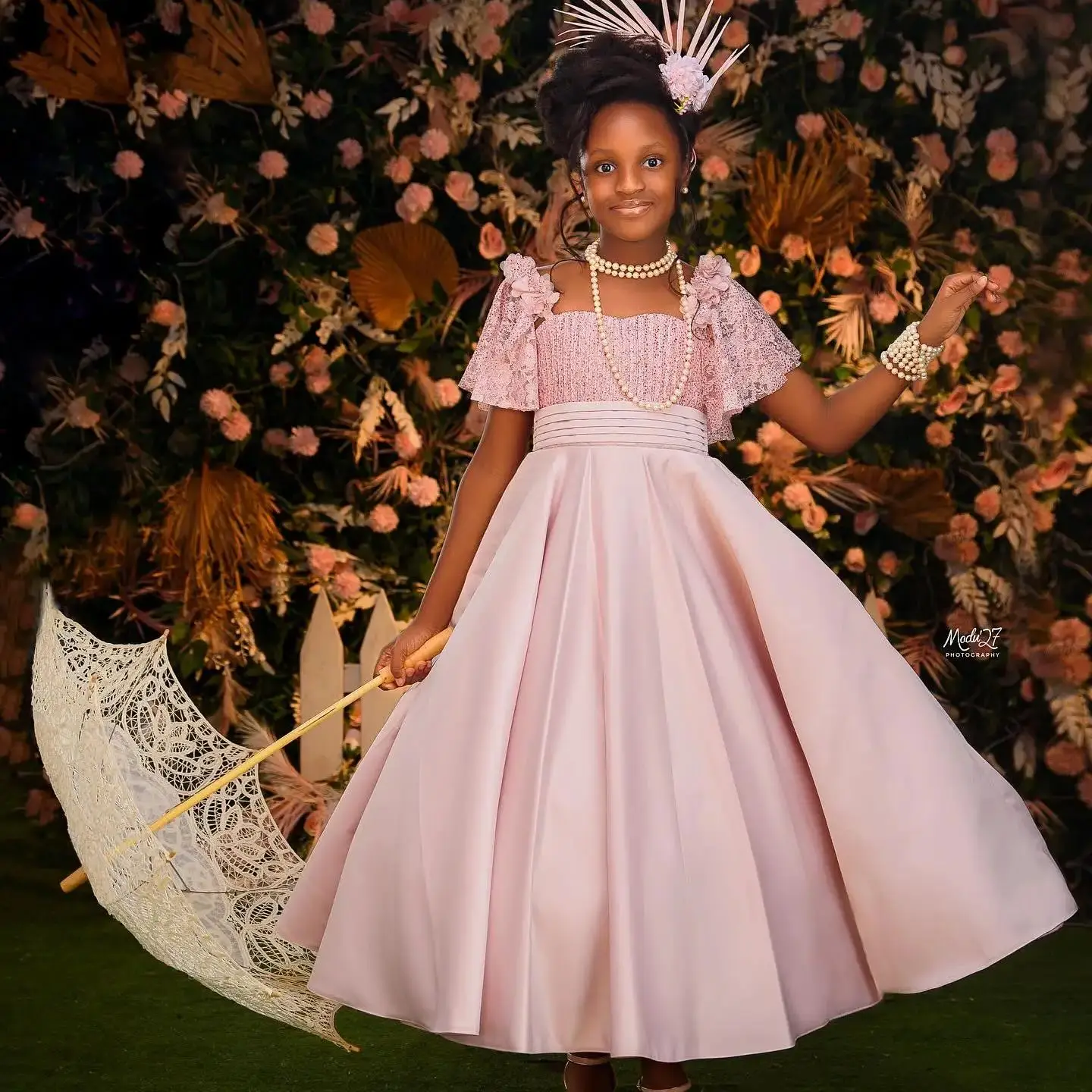 Vestidos de flores de satén para niña, apliques de encaje para boda, princesa de flores 3D, fiesta de cumpleaños para niños, vestido de baile de primera comunión