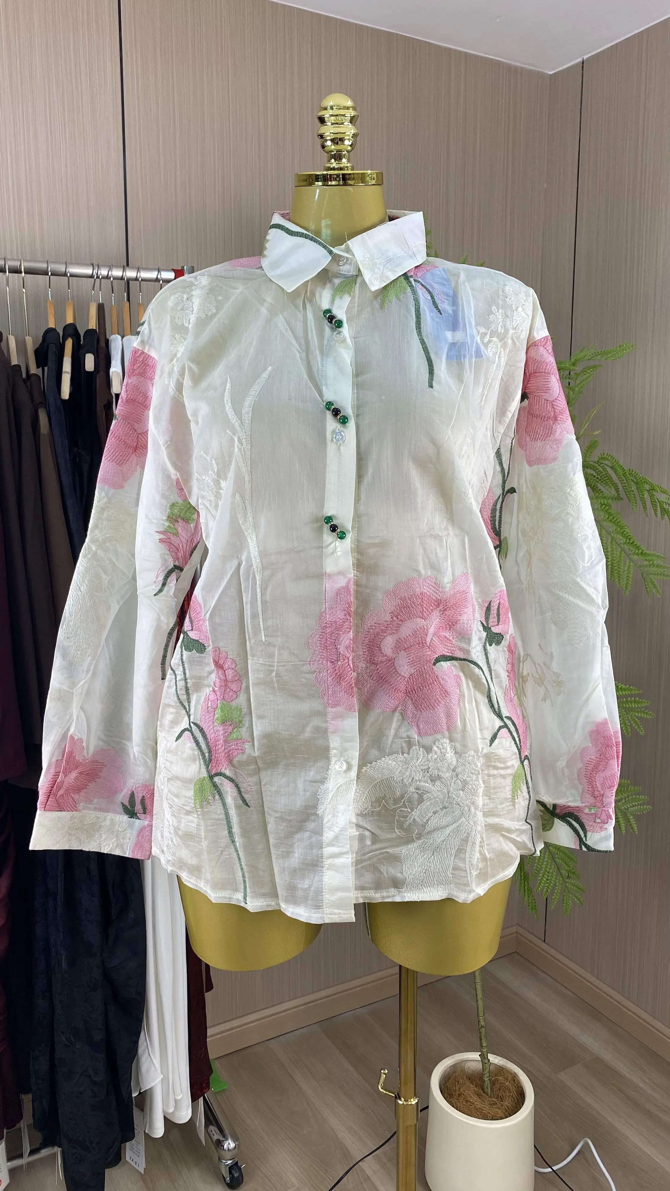 

New embroidered 3D flower design lightweight multi-functional loose long-sleeved shirt-GZXX830