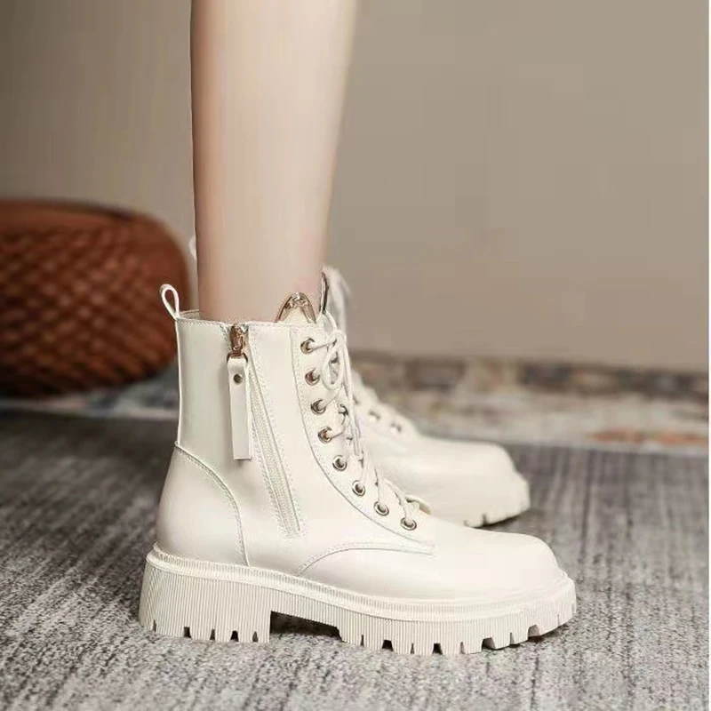 Autumn and Winter Women\'s New Thick Sole Versatile English Short Boots