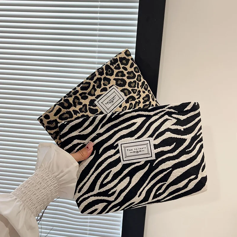 Large Capacity Zebra Leopard Print Cosmetic Bag, Portable Skincare Toiletry Storage Bag, Minimalist Travel Versatile Clutch Bag