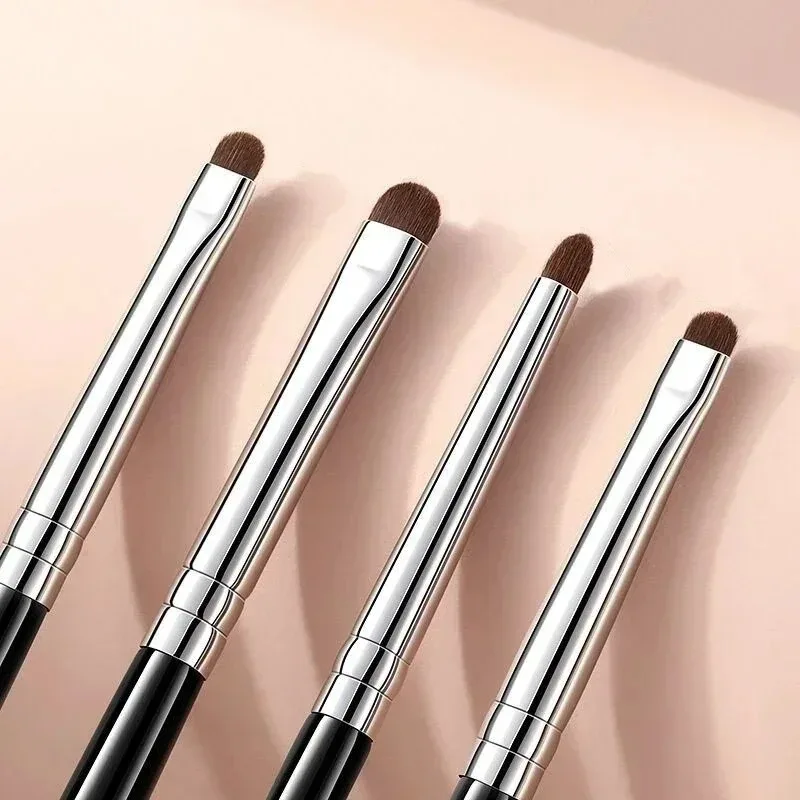 Pincel de sombra de ojos de ángulo pequeño para detalles precisos, de pelo de caballo suave, para iluminador de párpados y maquillaje de ojos tipo 'Lying Silkworm', herramientas de maquillaje para ojos