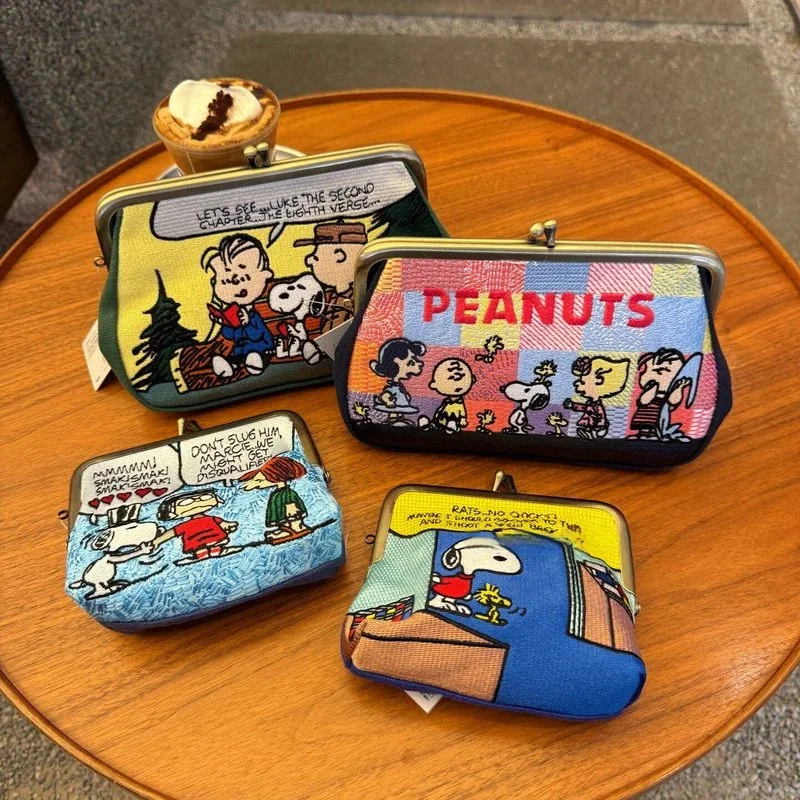 

Japanese Cartoon Snoopy Embroidered Kiss Lock Purse Portable Pouch For Lipstick Earphone Card Power Bank Women Girls