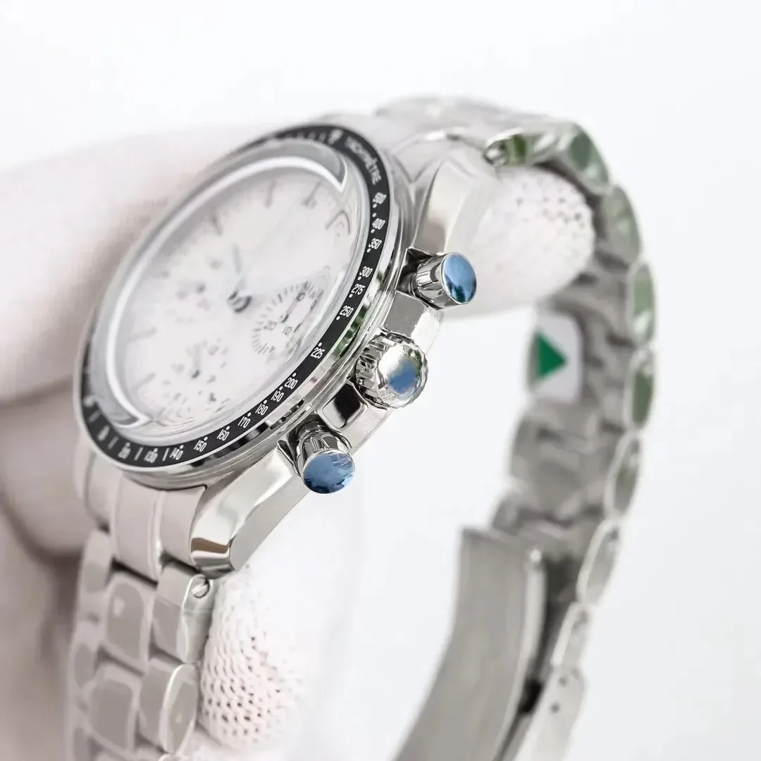 ساعات رجالية من أفضل العلامات التجارية الفاخرة بحركة كوارتز كرونوغراف من الفولاذ المقاوم للصدأ والياقوت المقاوم للماء، ساعة عصرية مضيئة