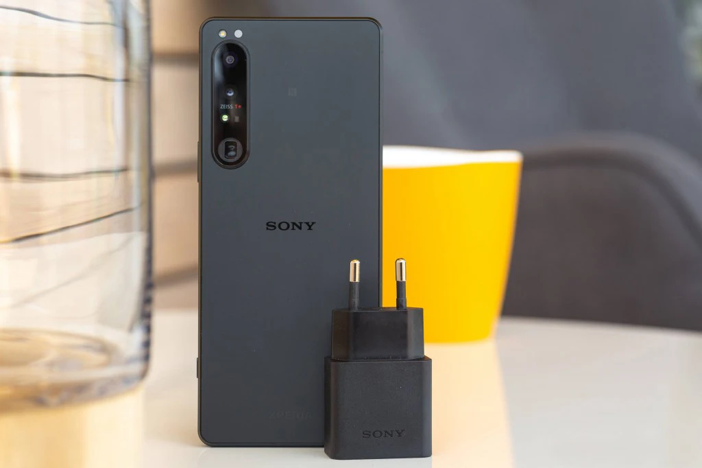 الأصلي مستعمل 97% جديد سوني اريكسون 1 IV 1IV النسخة اليابانية 5G 12GB RAM 256GB ROM NFC 6.5 بوصة 12MP ثماني النواة أندرويد الهاتف المحمول