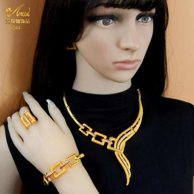 

Dubai Gold Plated African Jewelry Set Nigerian Luxury Wedding Jewellery For Women Crystal Necklace Earrings Bracelet Ring Sets