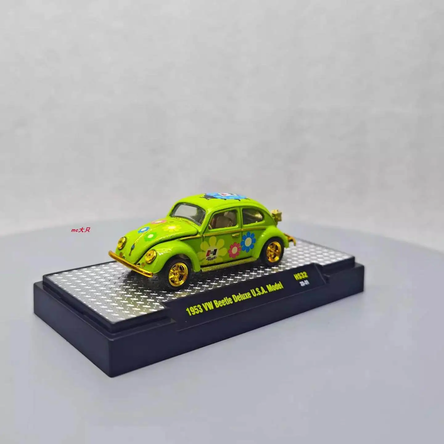 

Модель автомобиля M2 1:64 1953 VW Beetle Deluxe USA, коллекционная, из сплава, игрушка, украшение, подарок