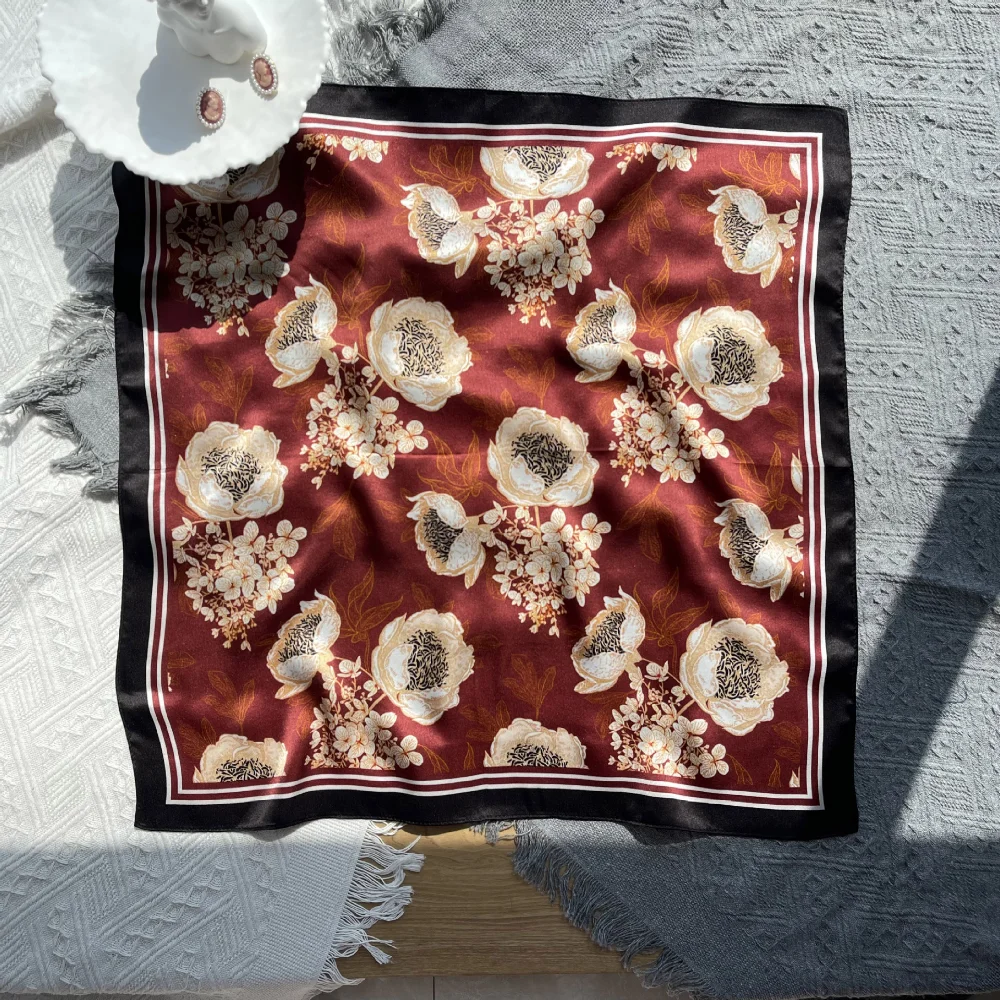 

Animal jungle small fresh silk scarf girls summer outing all-match silk 53cm small square scarf wholesale
