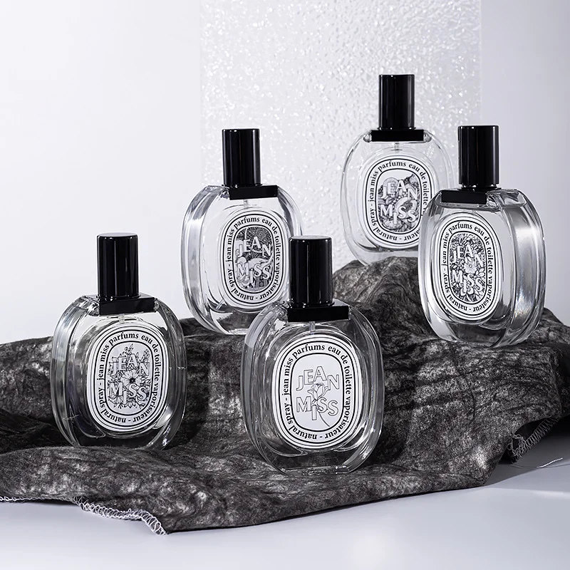 

Унисекс-парфюм с ароматом сандалового дерева, бергамота, мускуса и цитрусовых. Долговечный аромат для мужчин. Роскошный соблазнительный одеколон.