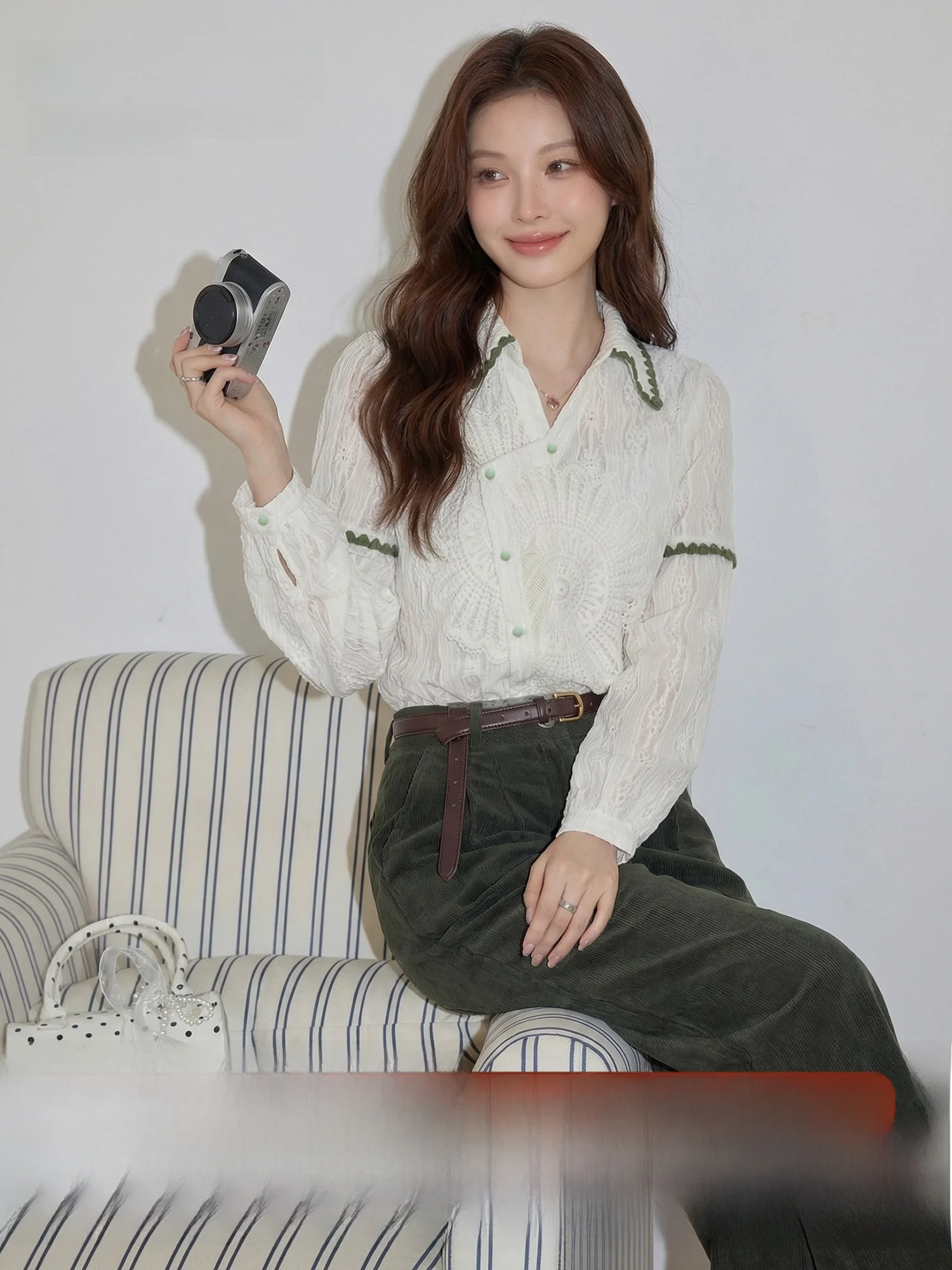 

Meng Xiaoqi Korean Sle Long Sve Lace irt Women's Color Blo Collar Slanting Design Slimming Effectiven Spring irt