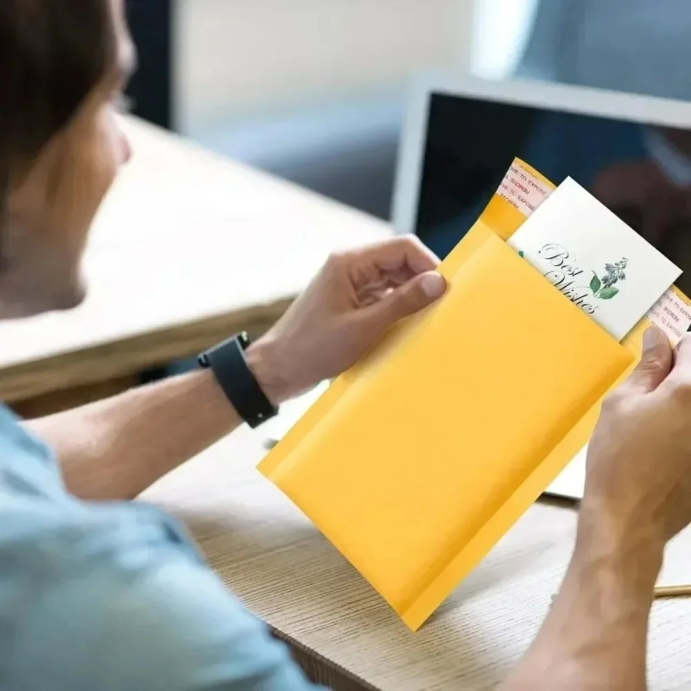 50-10PCS Kraft Bubble Mailers ซองกระเป๋าซีลกาวจัดส่งกระเป๋ากันน้ํา Mailing Envelopes สําหรับธุรกิจบรรจุภัณฑ์ของขวัญ