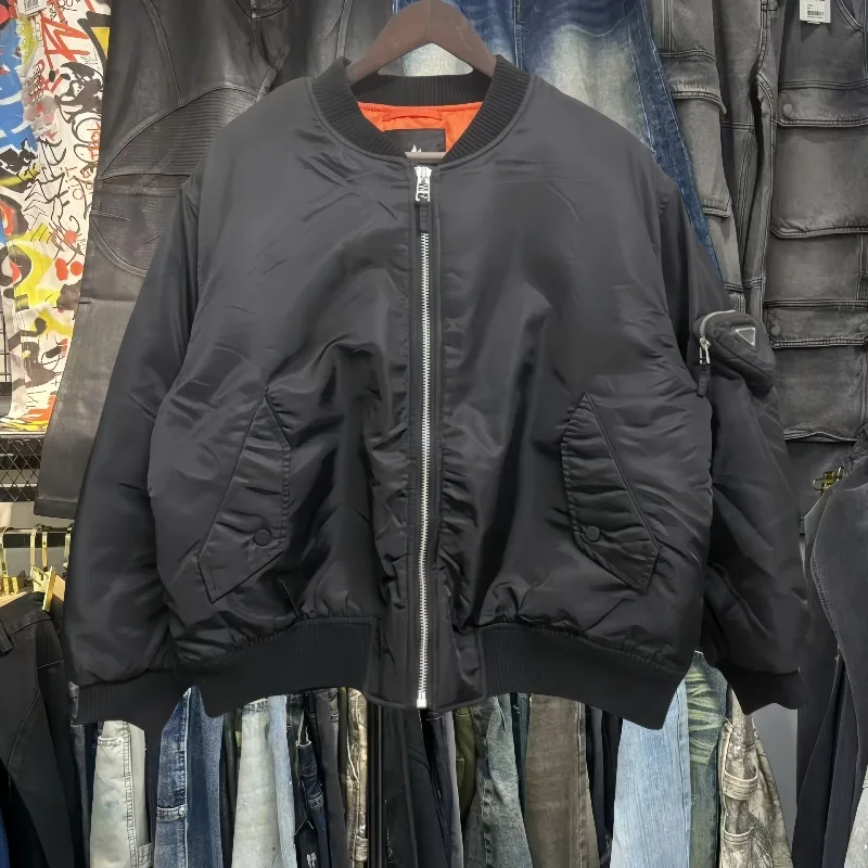 

Dove Label Black Stand Collar Zipper Pilot Jacket Men Women Classic Sleeve Triangle Pockets High Quality Casual Thicken Jackets