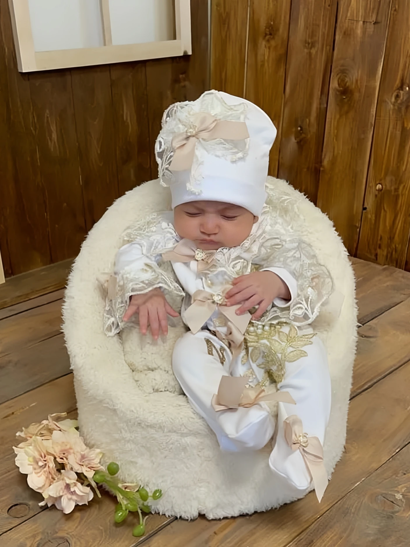 

Зимнее белое меховое пальто, комплект из 3 предметов, зимний комбинезон, зимние теплые кружевные платья с золотыми блестками и вышивкой для новорожденных девочек с чепчиком