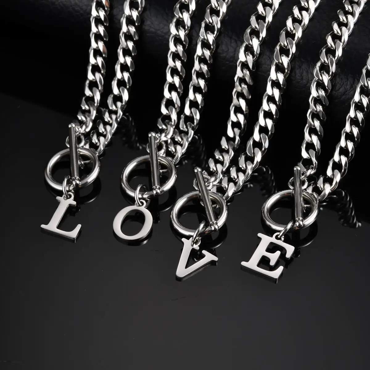 Initialen-Buchstaben-Kettenhalskette für Männer und Jungen, 50 cm Edelstahl Kubanische Gliederkette, Alphabet-Schmuck Geschenk – Detail 4