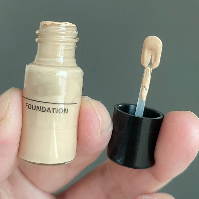 Botellas rellenables para base líquida, subpaquete de 4ml, botella vacía de viaje, Mini cuchara de excavación, herramientas cosméticas, 1/2/5 Uds.