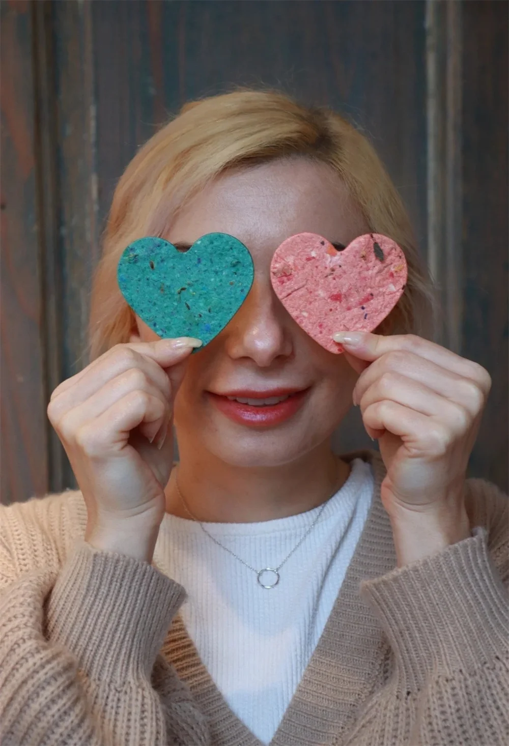 Plantable hearts with seeds & petals - 10 seed paper hearts - die cut favors - Let love grow - Plantable Wedding decorations