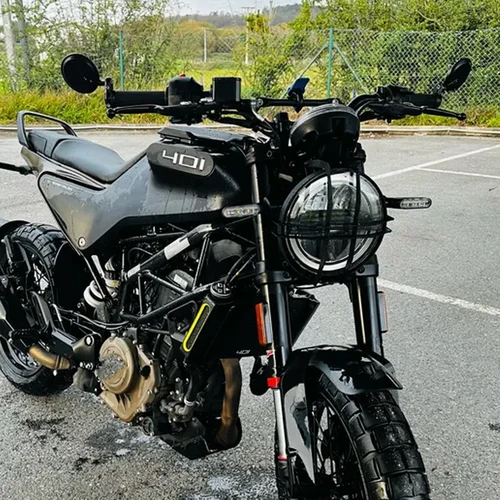 Imagen 2 del producto Protector de Faro Delantero para Motocicleta Husqvarna Svartpilen 401 250 2017~2024, Cubierta Protectora de Rejilla para Faro