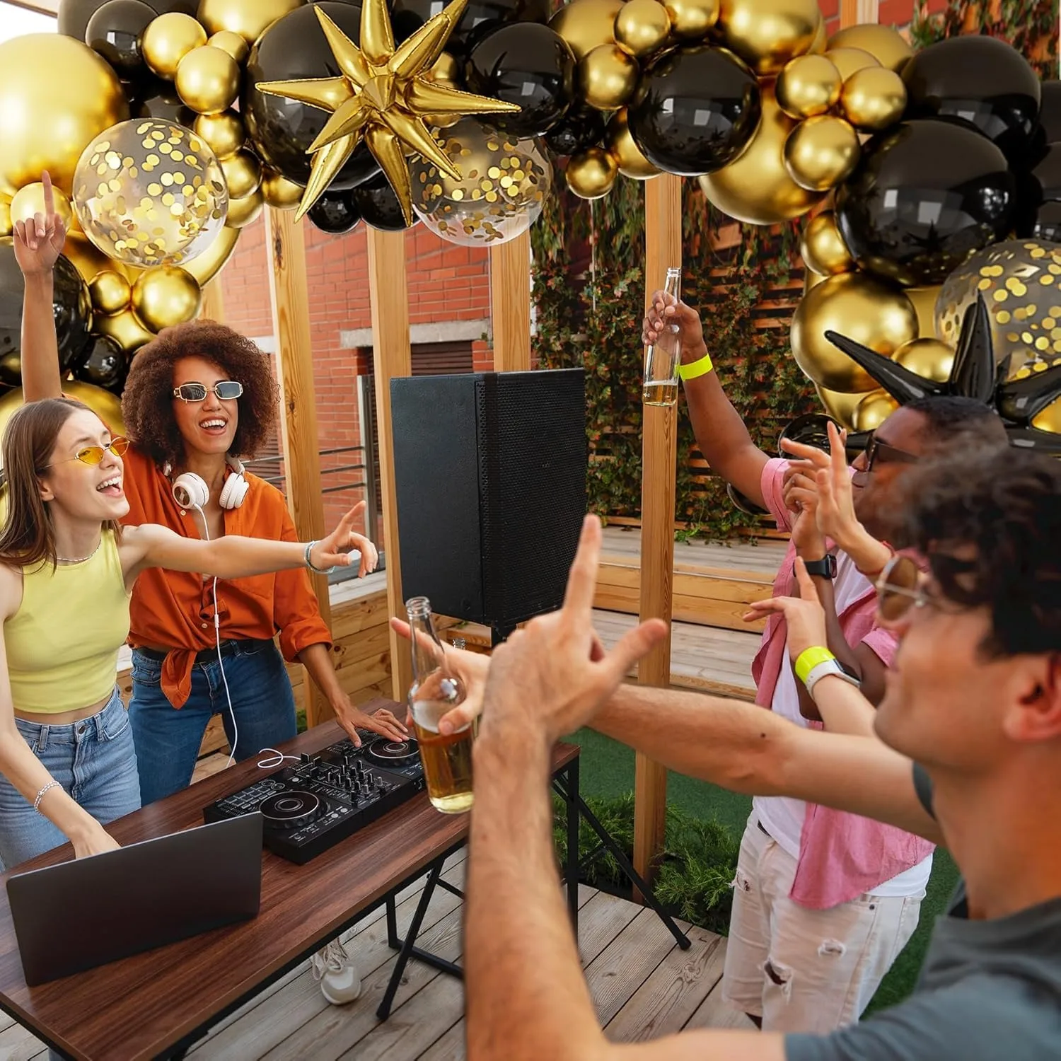 117Pcs Black Gold Balloons Arch Garland Kit-Black Gold Explosion Star Foil Balloon for Christmas Graduation Birthday Party Decor