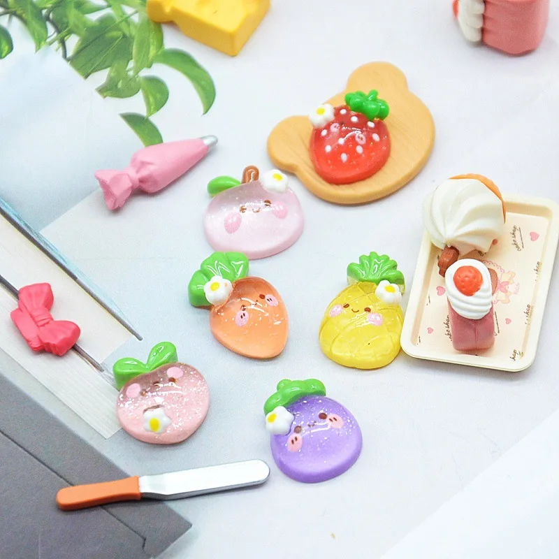 50 Stück Mini-Nagelanhänger für Obst und Gemüse – 3D-realistisches Erdbeer- und Gartendekor aus Kunstharz für verspielte Maniküre