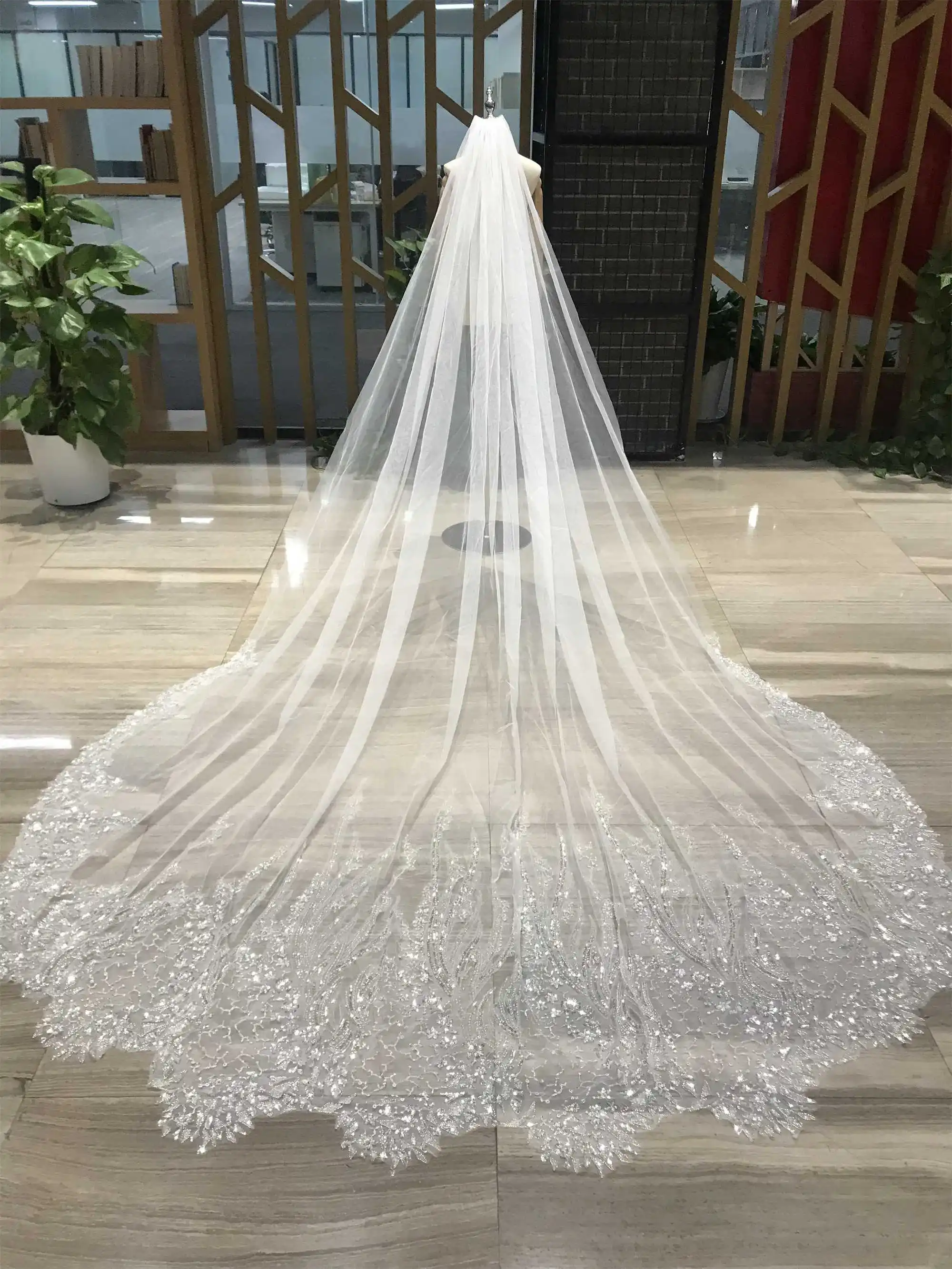 หรูหรา Wedding Veils ประดับด้วยลูกปัดลูกไม้ One Layer เจ้าสาว Complementos De Boda Velo De Novia Custom Made เจ้าสาวอุปกรณ์เสริม