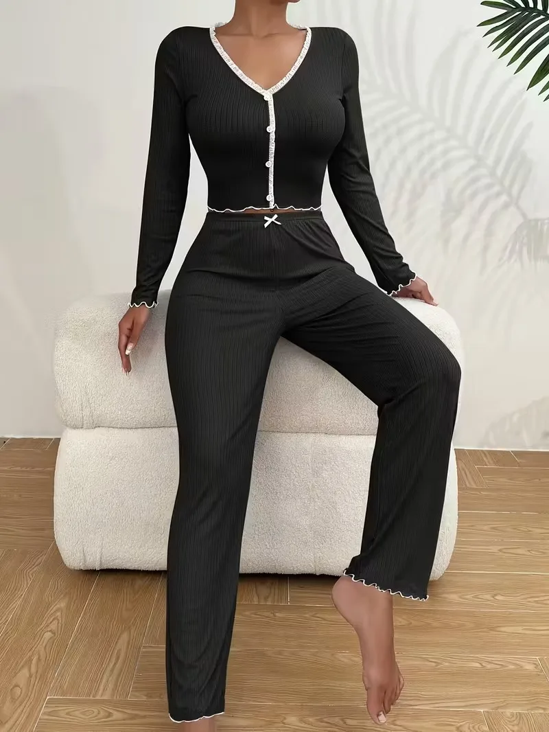 ชุดนอนผู้หญิงสำหรับฤดูใบไม้ร่วงและฤดูหนาว ชุดนอนแขนยาวคอวี แต่งลูกไม้ตัดกัน เสื้อถักและกางเกงขายาว 2 ชิ้น ชุดนอนลำลอง