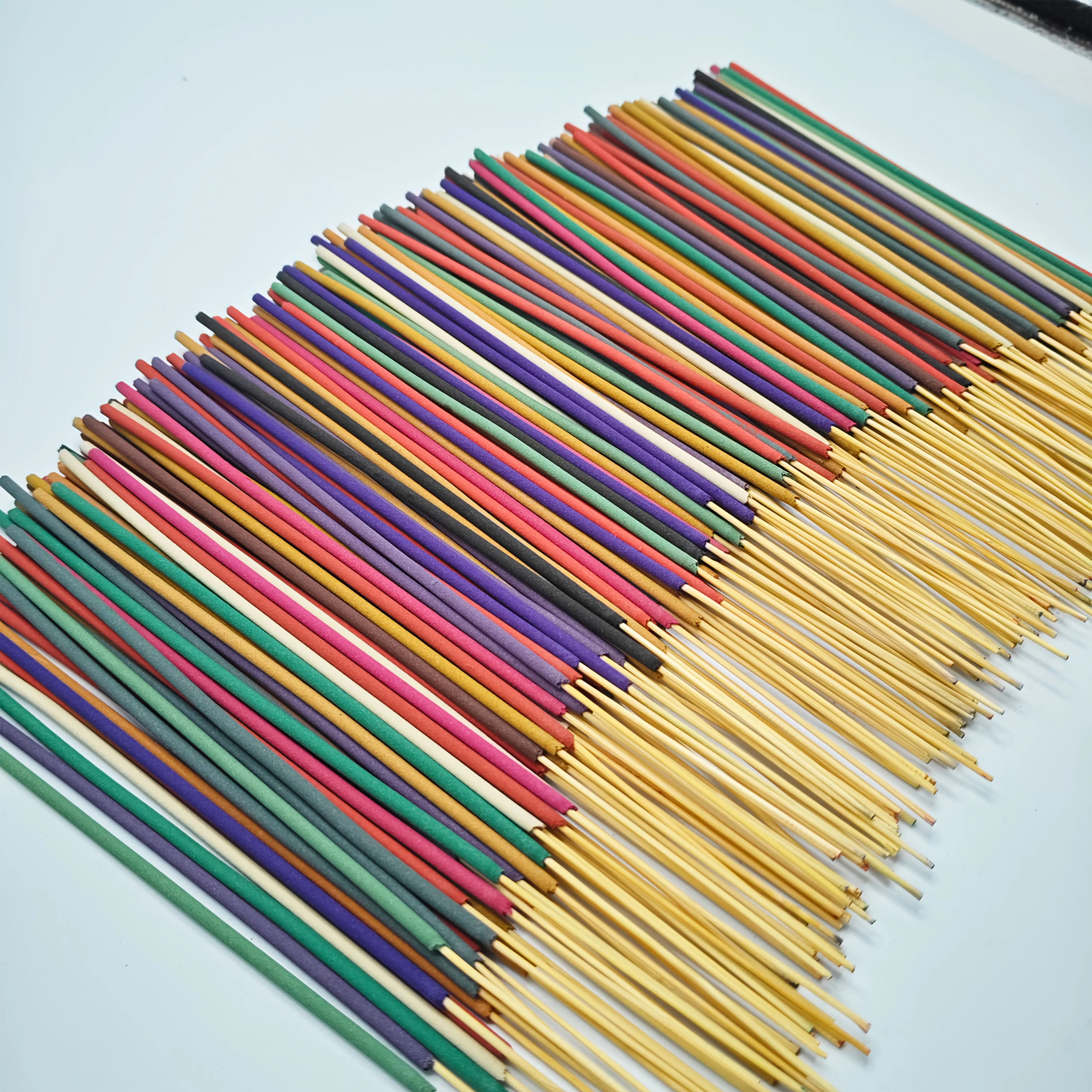 15 tipos de varillas aromáticas con infusión de aceites esenciales, 60/120/225 piezas, 22 cm, tiempo de quemado 38 minutos, café, lavanda, tulipán, lirio, jazmín, rosa, salvia, océano, lechoso, flor de cerezo, sangre de dragón, sándalo, vainilla, mentaña, menta