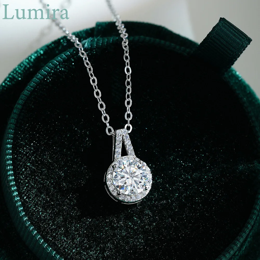 

Lumira Fashion V-Shaped Round Pendant Platinum PT950 Collarbone Chain, Sparkling 1 Carat Moissanite Necklace for Women