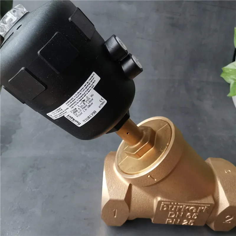 2025.4 Burkert Angl…