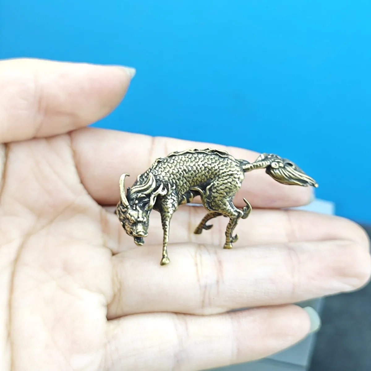 Brass Mythical Beast Qilin Figurine Retro Chinese Legend Kirin Statue Desktop Ornament Home Office Table Decor Craft Gift