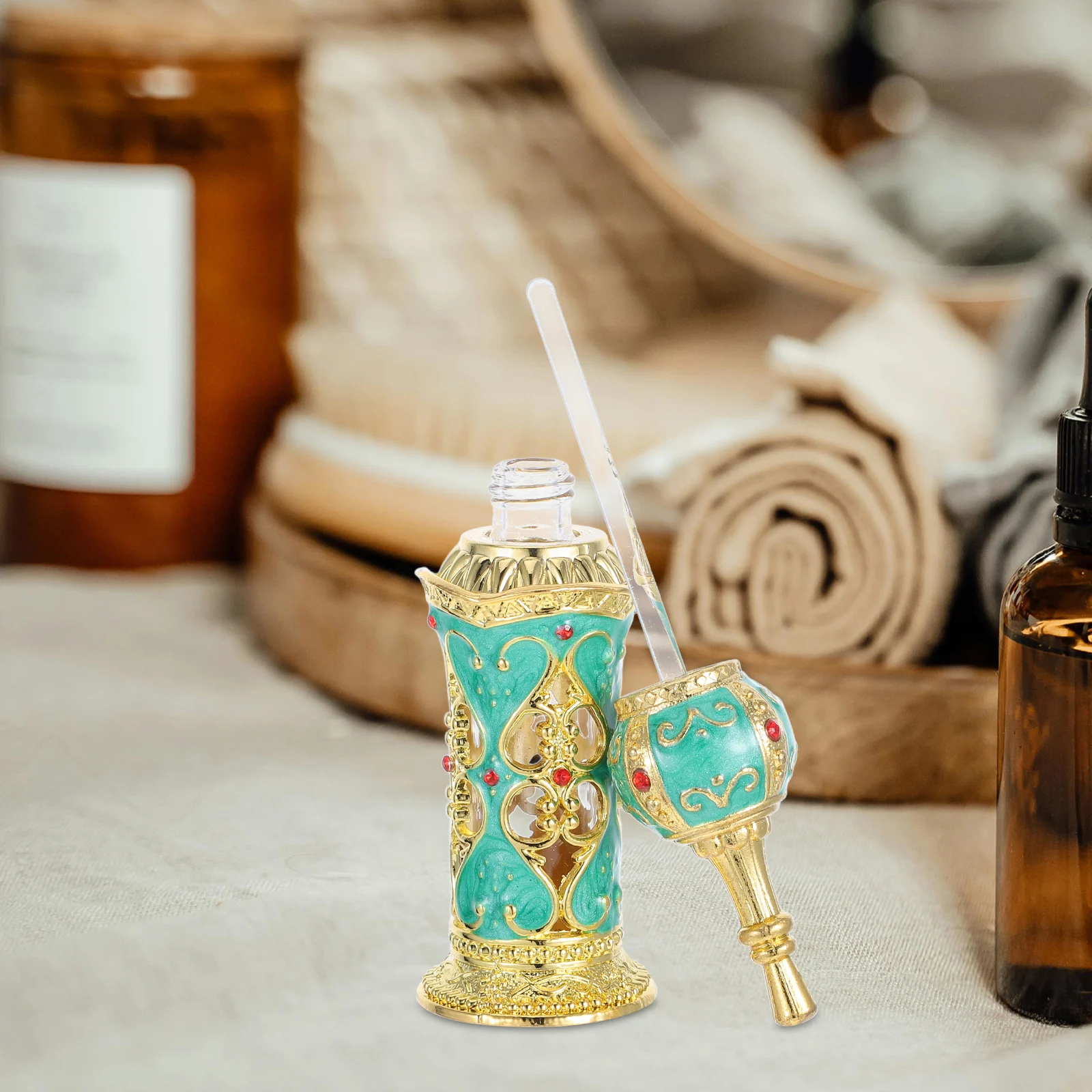 

12 ML Flavor Bottle Retro Decor Essential Oil Gold Perfume Bottles Empty Glass Fragrance Vial Woman