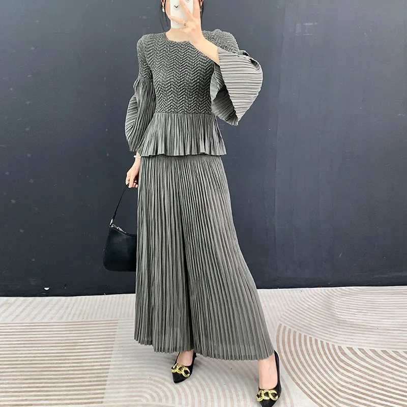 

Miyake Pleated T-Shirt 2026 Summer New Ruffled Round Neck Top Casual Stretch Straight Pants Loose Plus Size Women's 2-Piece Set