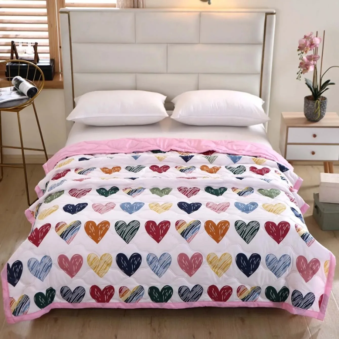 A washed quilt core, ground wool printed quilt, can be washed by washing machine, home bed products single and double quilt core