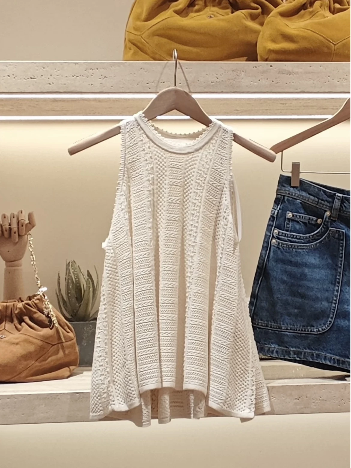 

HEIDD BA2026 Spring Summer Soft Style Apricot Heavy Work Hook Flower round Neck Sleeveless Vest Top Women's Cotton Blend Oute...