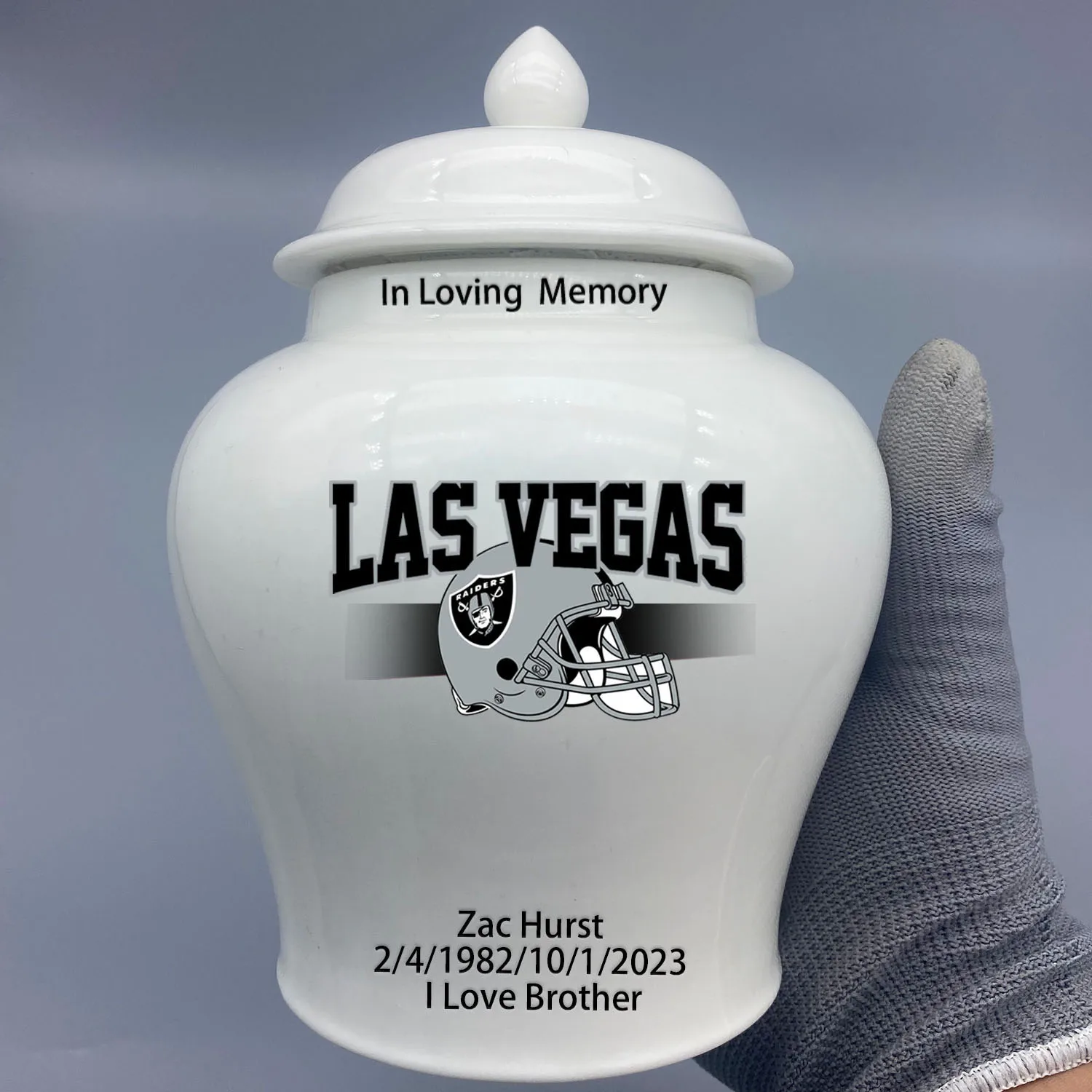 Medium Urn for Las Vegas Raiders-themed Logo Urn.Please send me the customize information-name/date and number on the urn