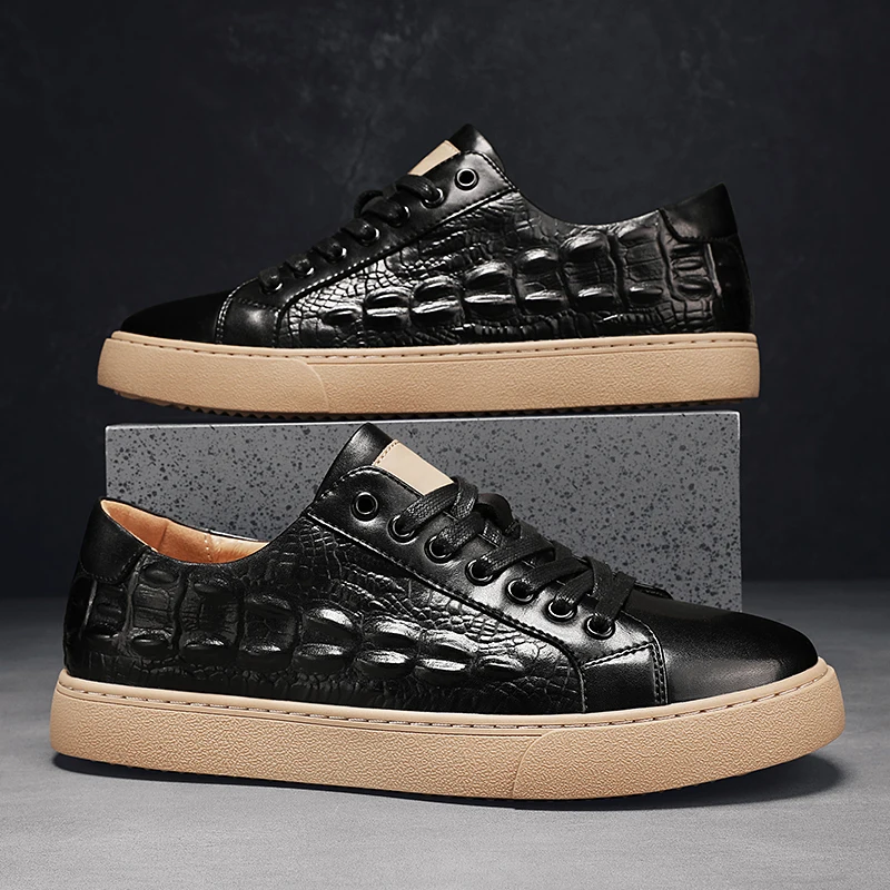 ​ Sepatu Sneakers Pria 2025 – Sol Tebal dengan Penambah Tinggi, Bagian Atas Kulit, Bernapas & Nyaman, Tahan Lama & Anti-Selip, Modis