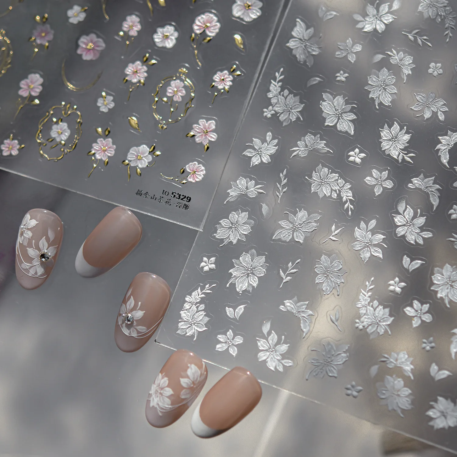 Fiore di camelia dorato Bordo vintage Tenero Petalo bianco Foglie Fiore di pesco Giglio Adesivi per nail art Decorazioni Decalcomanie per manicure