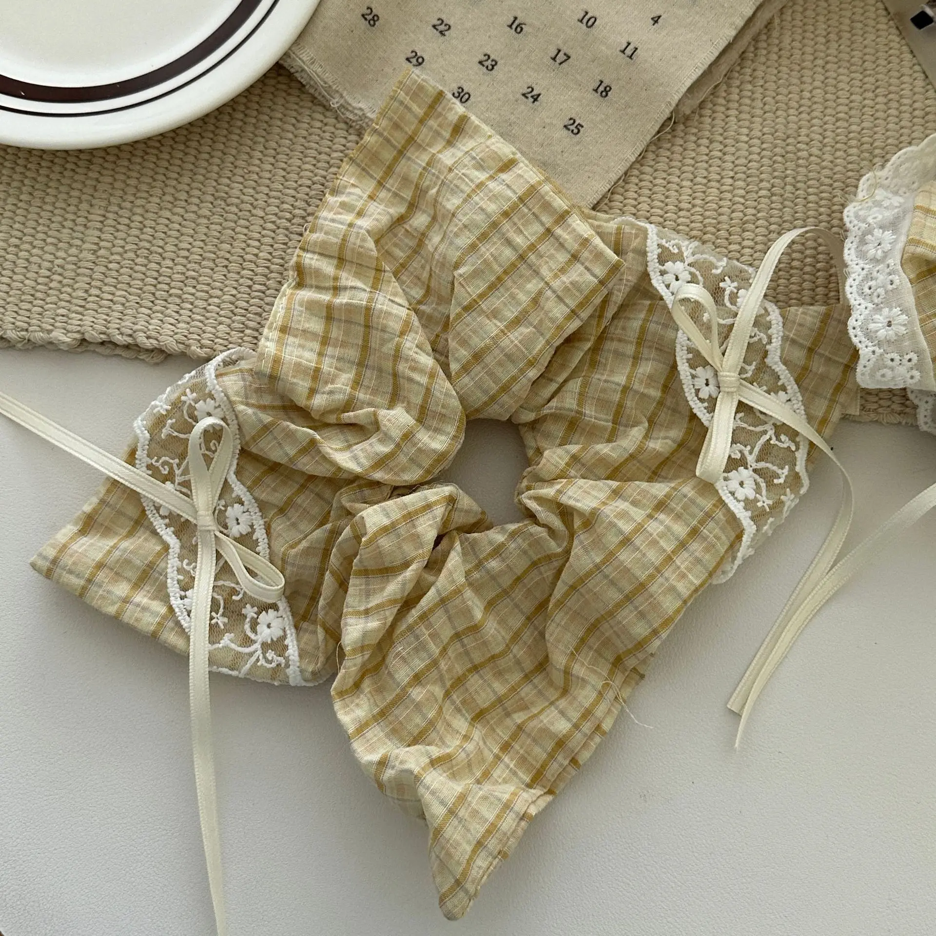 إكسسوار شعر كوري مكون من قطعة واحدة من رباط شعر بوهيمي من الدانتيل على شكل فيونكة مرنة للشعر الرقيق والأسلوب اللطيف