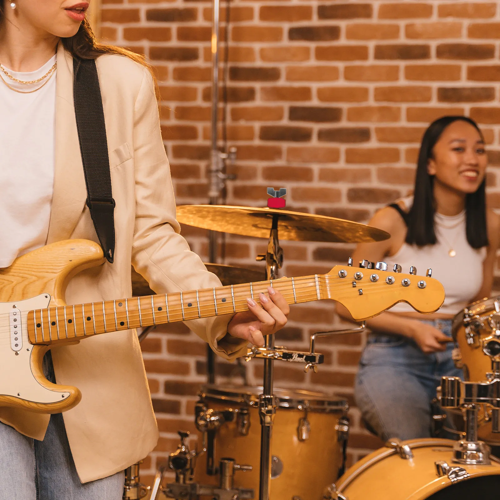 

Комплект: амортизирующие прокладки из ЭВА для барабанов и тарелок, гайки и втулки для труб, профессиональные аксессуары и запчасти для барабанных установок