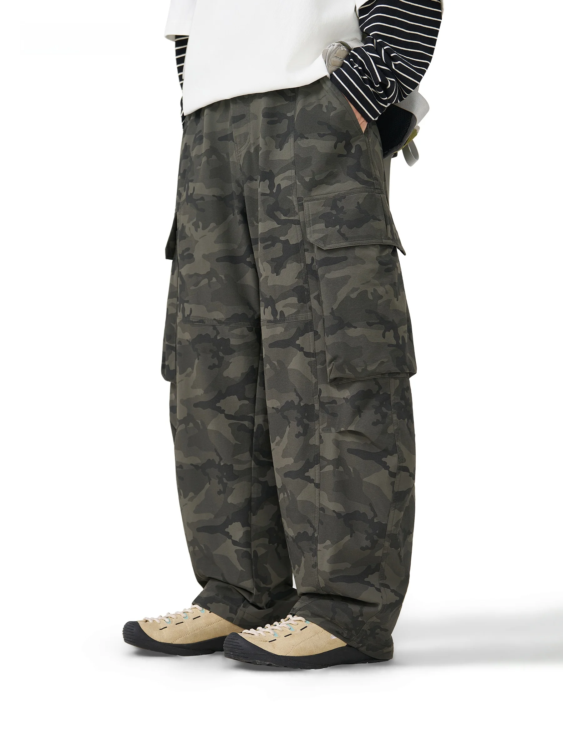 AOGZ American Retro Camouflage Wide Leg Pants Men's Casual Loose Drapey Outdoor Trousers Autumn Season Fashion Trend Brand
