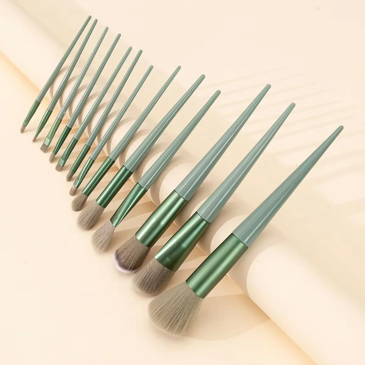 13 pçs pincel de maquiagem ultra macio fibra ferramenta de maquiagem pó solto sombra lábio corretivo blush fundação cabelo macio beleza maquiagem