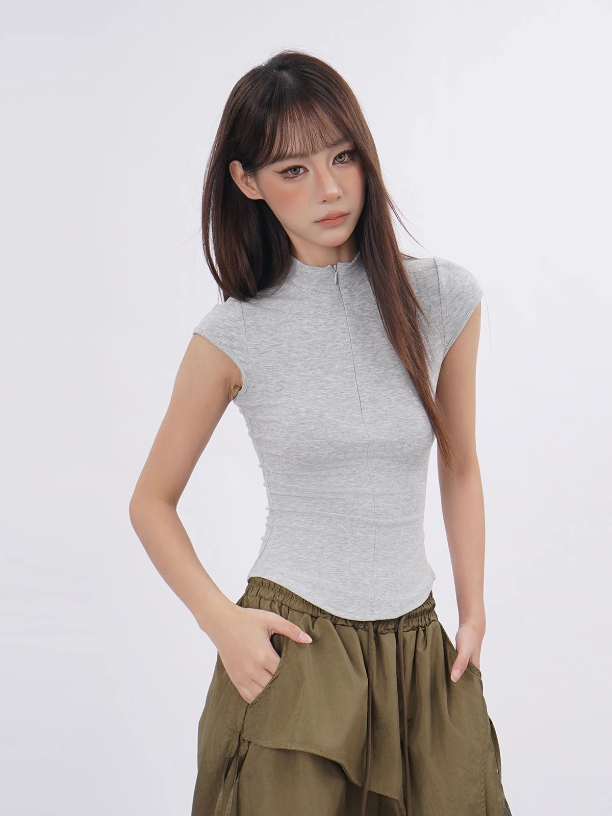 เสื้อยืดซิปผู้หญิง ทรงเข้ารูป สำหรับฤดูร้อน เหมาะสำหรับโยคะ พิลาทิส ออกกำลังกาย สไตล์สตรีท คอวี ซับเหงื่อ ฤดูร้อน 2025