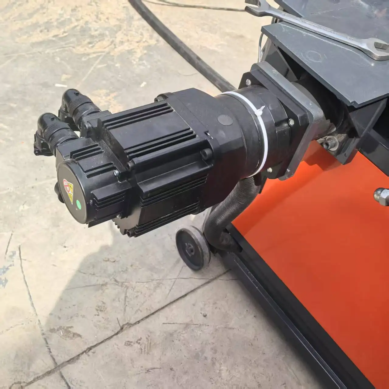 26/38/51/76 Piegatubi idraulici automatiche per tubi e tubi in acciaio quadrati CNC SS
