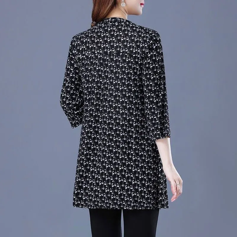 Stylish Broken Flowers Folds Shirt Commute Waist Women\'s Clothing Casual 3/4 Sleeve Spring Summer Elegant V-Neck Button Blouse