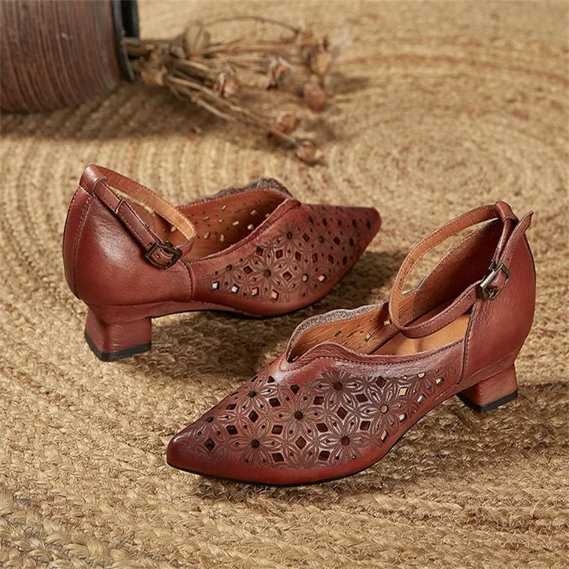 

Hollow Leather Print Flower Shallow Lady Sandals Pointed Cover Toe Low Square Cover Heels Retro Anckle Strap Summer Women Shoes