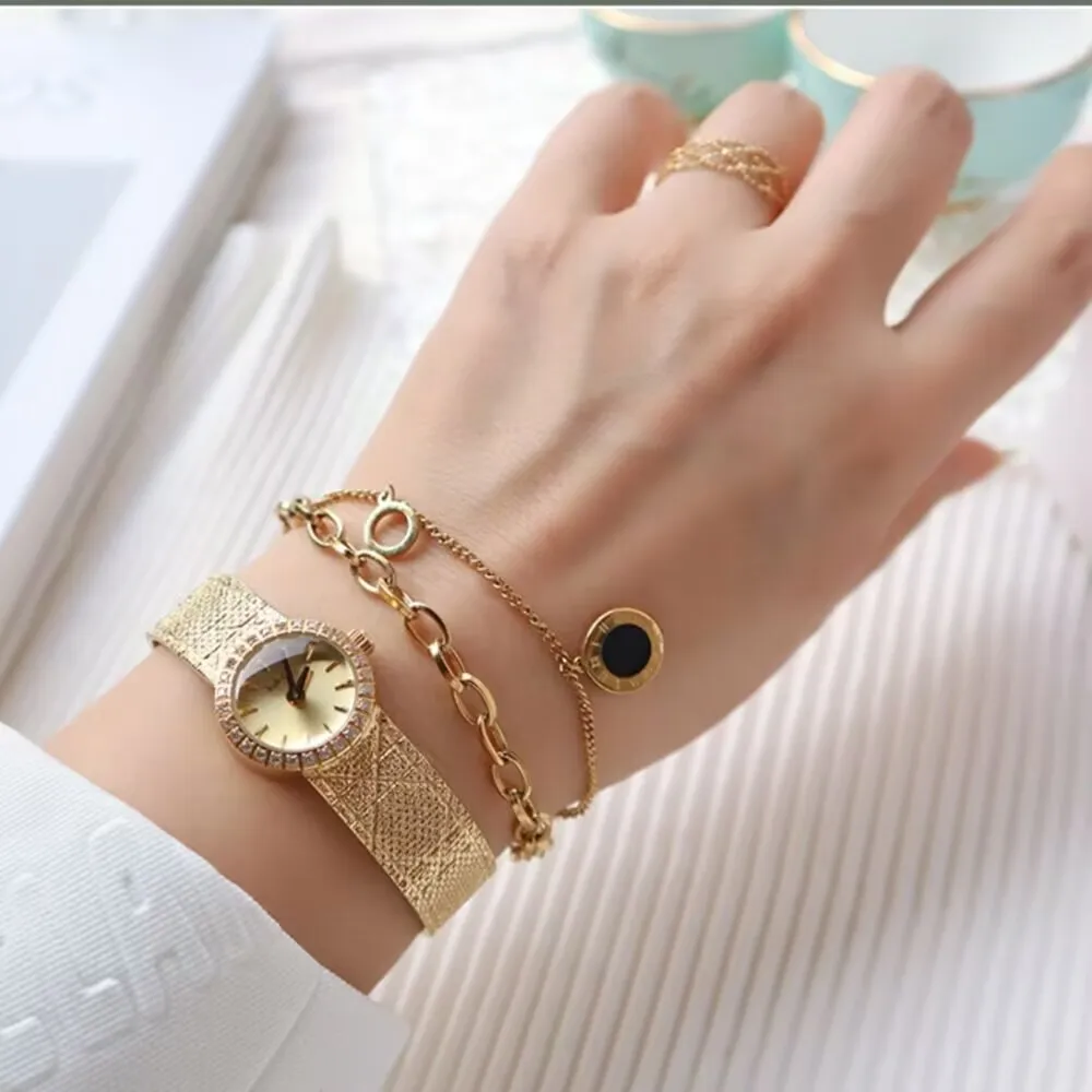 

Fashionable Lady's Round Exquisite Stainless Steel Watch Bracelet High-End Luxury with Noble Temperament