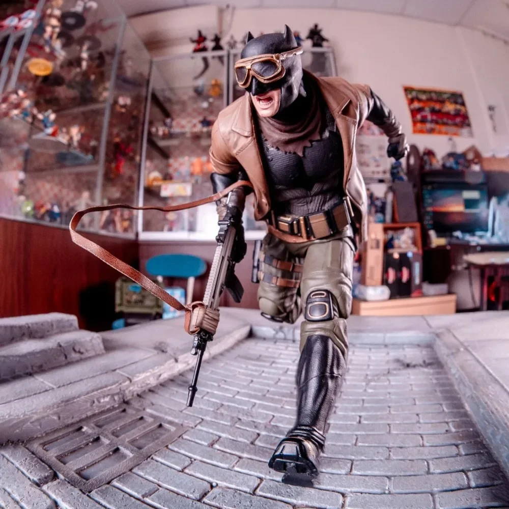 Original fondjoy batman o cavaleiro das trevas 1/9 pesadelo deserto batman bruce wayne figura de ação pvc modelo conjunta brinquedo móvel presente