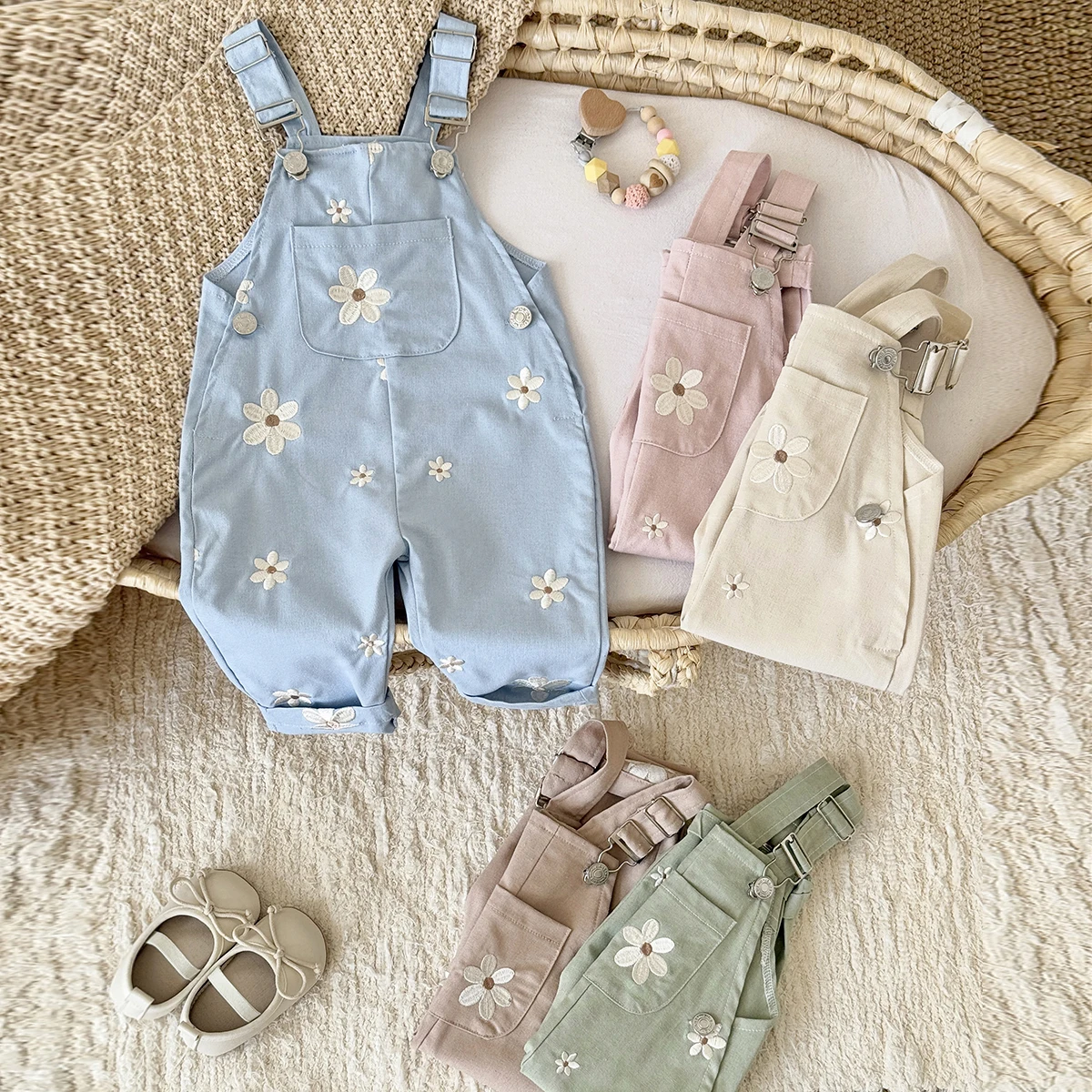 Summer Hot Baby Suspender Pants Sleeveless Flower Embroidery Loose Overalls Romper Girls Jumpsuits Boys Clothes with Pockets