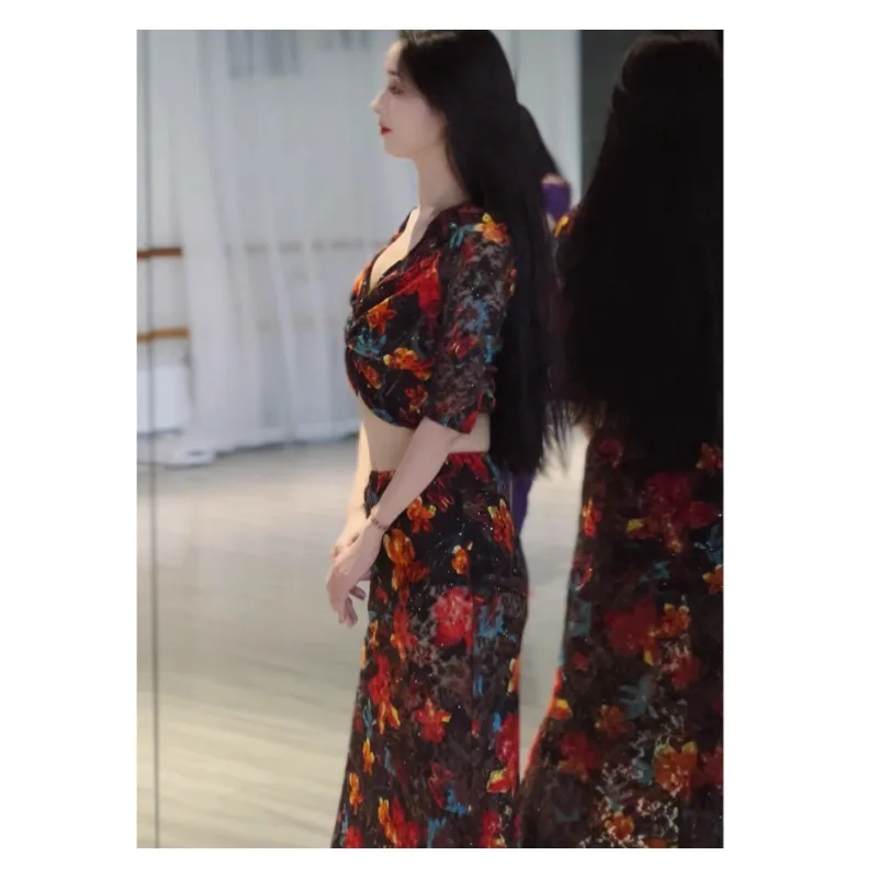 Set di costumi di danza del ventre personalizzati Abito da lezione di performance Abiti da pratica sexy Gonna a coda di pesce in pizzo nero Principiante